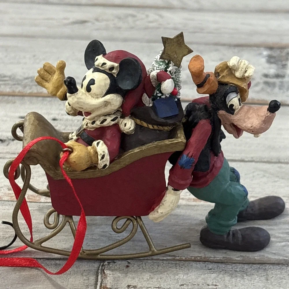 Mickey & Co Midwest of Cannon Falls Disney Santa Mickey Sleigh,‎ Goofy & Pluto - Picture 2 of 16